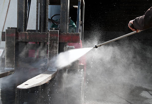 Best Deck Pressure Washing  in Geneva, OH